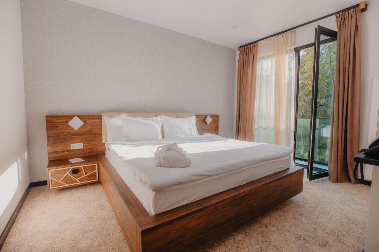 Capo Verde Hotel Batumi Eksteriør bilde