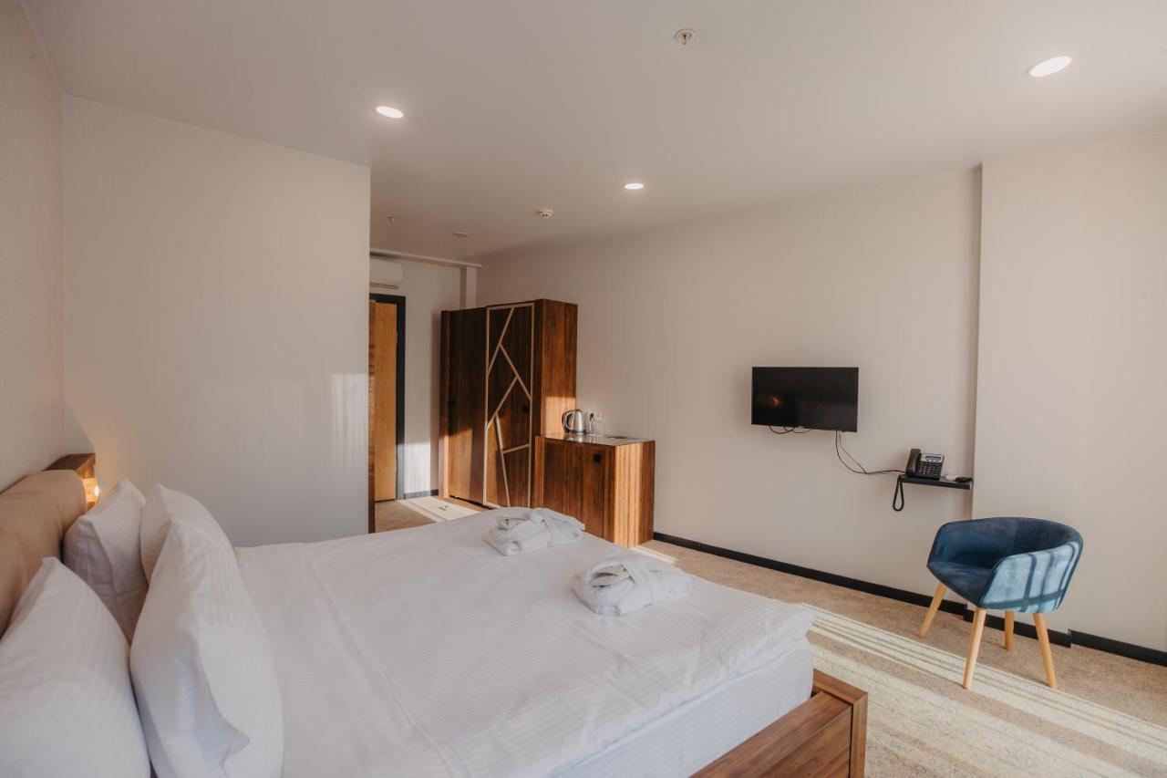 Capo Verde Hotel Batumi Eksteriør bilde