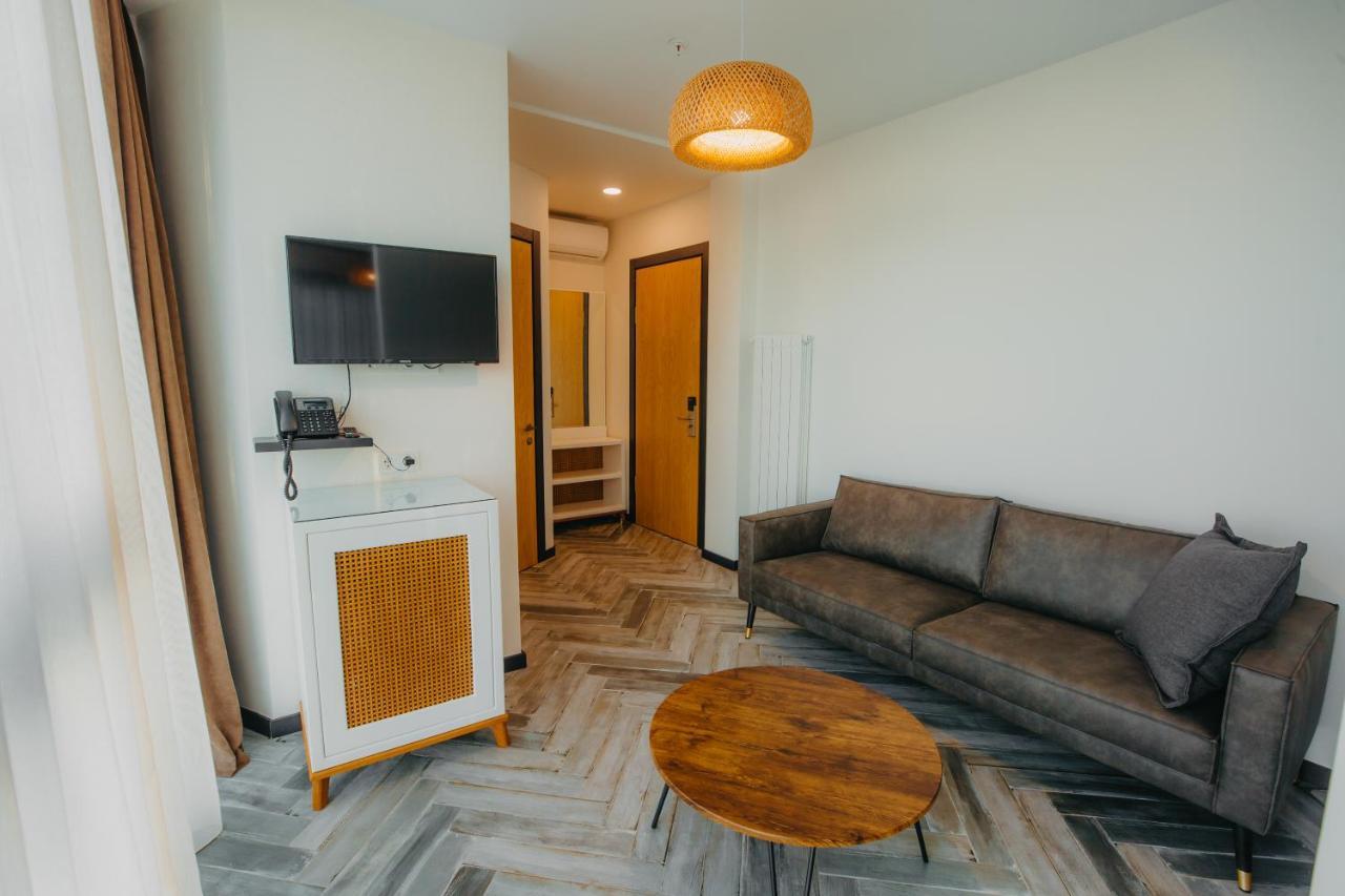 Capo Verde Hotel Batumi Eksteriør bilde