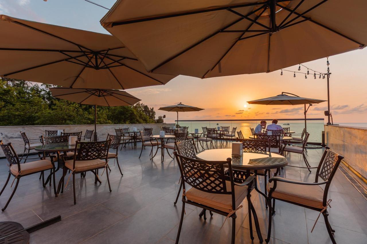 Capo Verde Hotel Batumi Eksteriør bilde