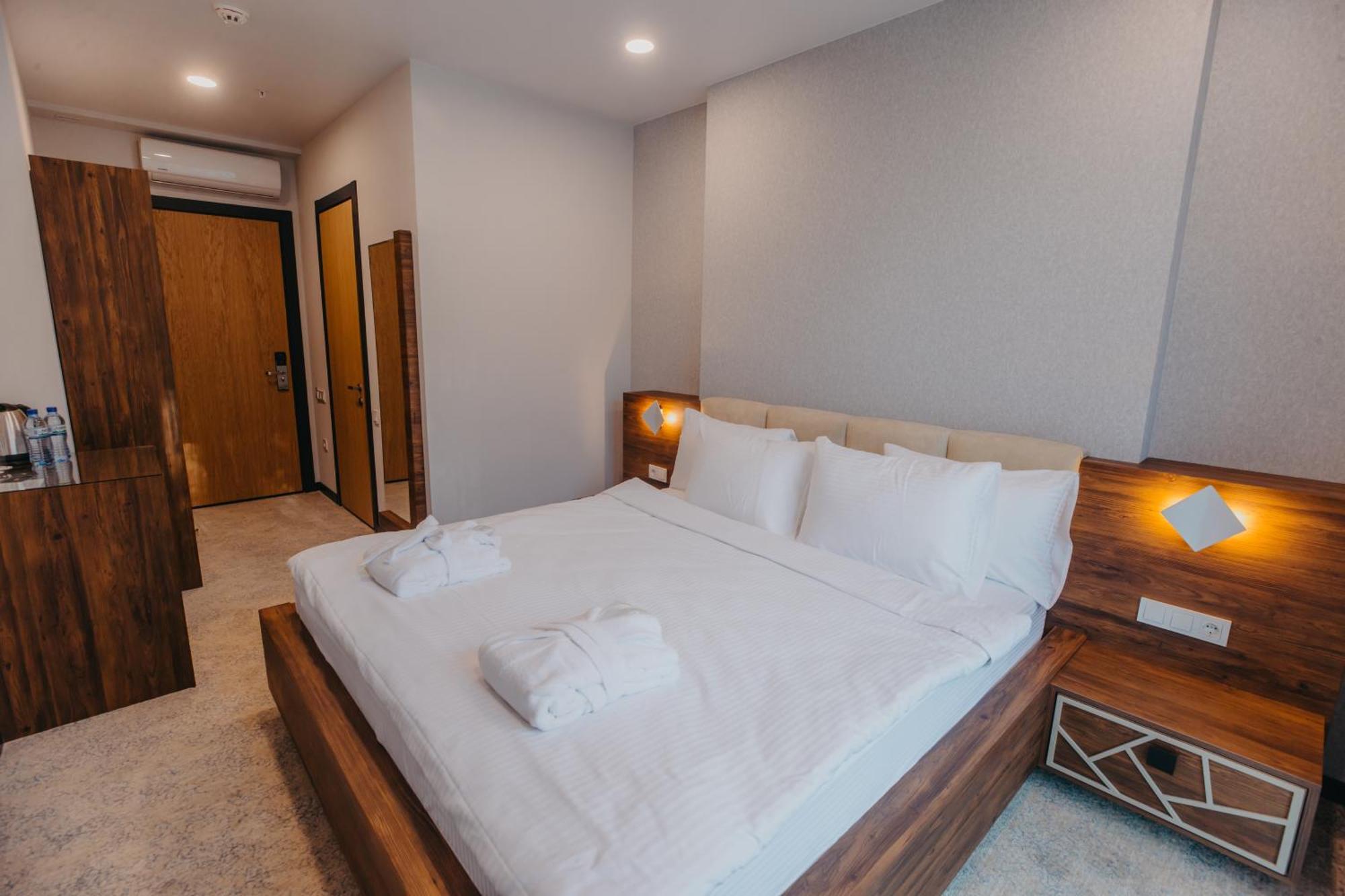 Capo Verde Hotel Batumi Eksteriør bilde